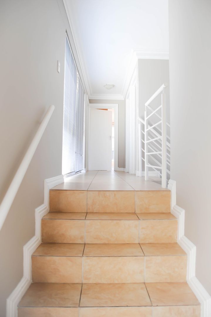 To Let 4 Bedroom Property for Rent in Calypso Beach Western Cape